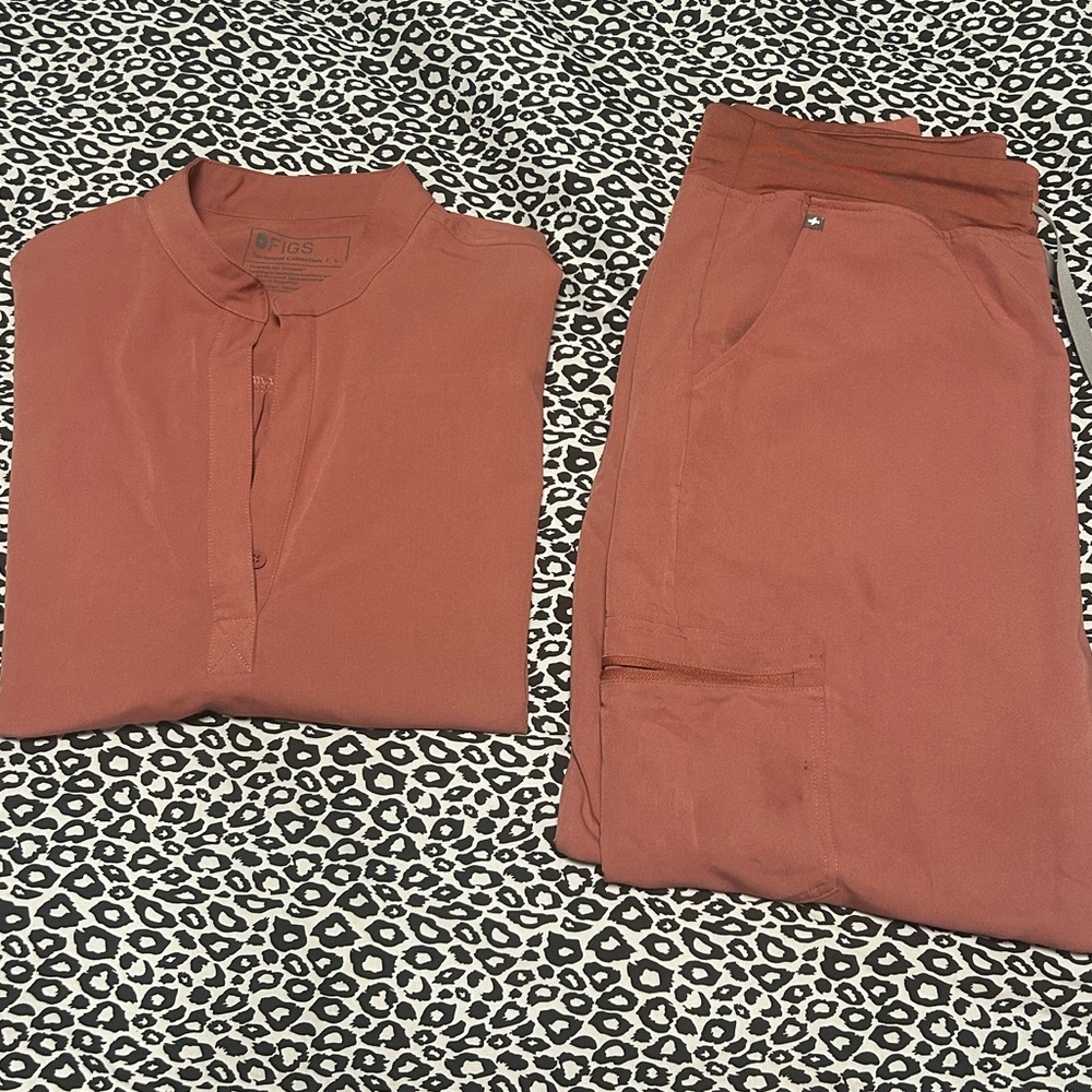 Women’s FIGS Scrubs